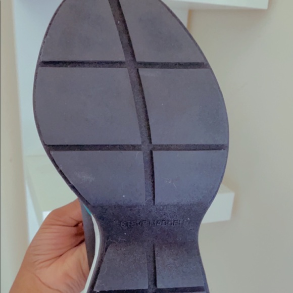 Brand New Steve Madden Sneakers - Picture 4 of 5